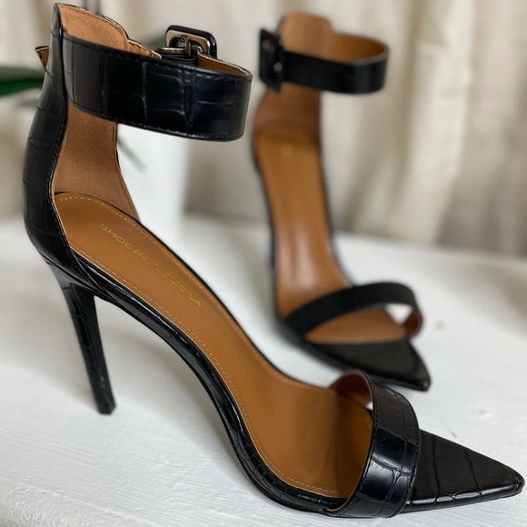 Black heels - Picture 2 of 3